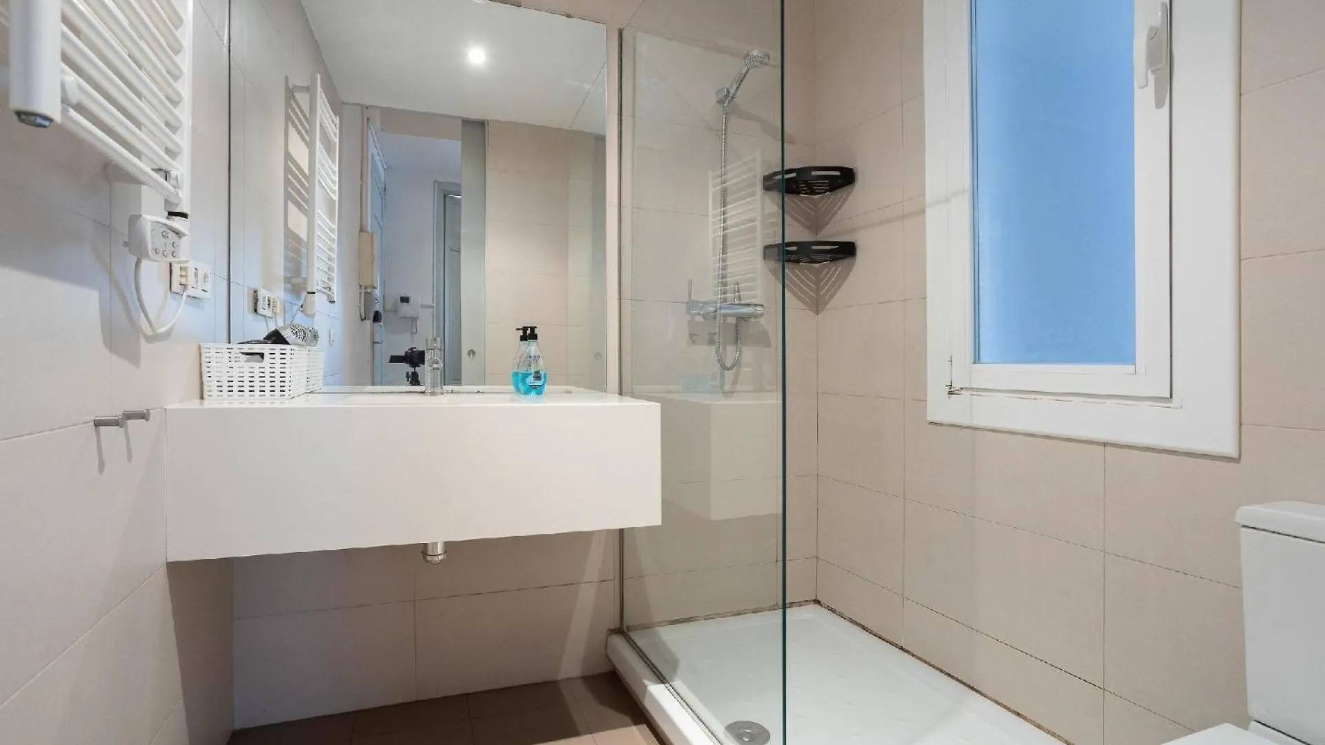 Ferienwohnung Fuer 9 Personen Ca 120 Qm In Barcelona-Eixample, Costa Brava Costa Del Maresme
