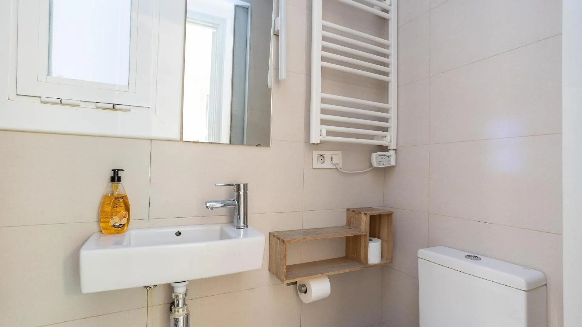 Apartment Ferienwohnung Fuer 9 Personen Ca 120 Qm In Barcelona-Eixample, Costa Brava Costa Del Maresme