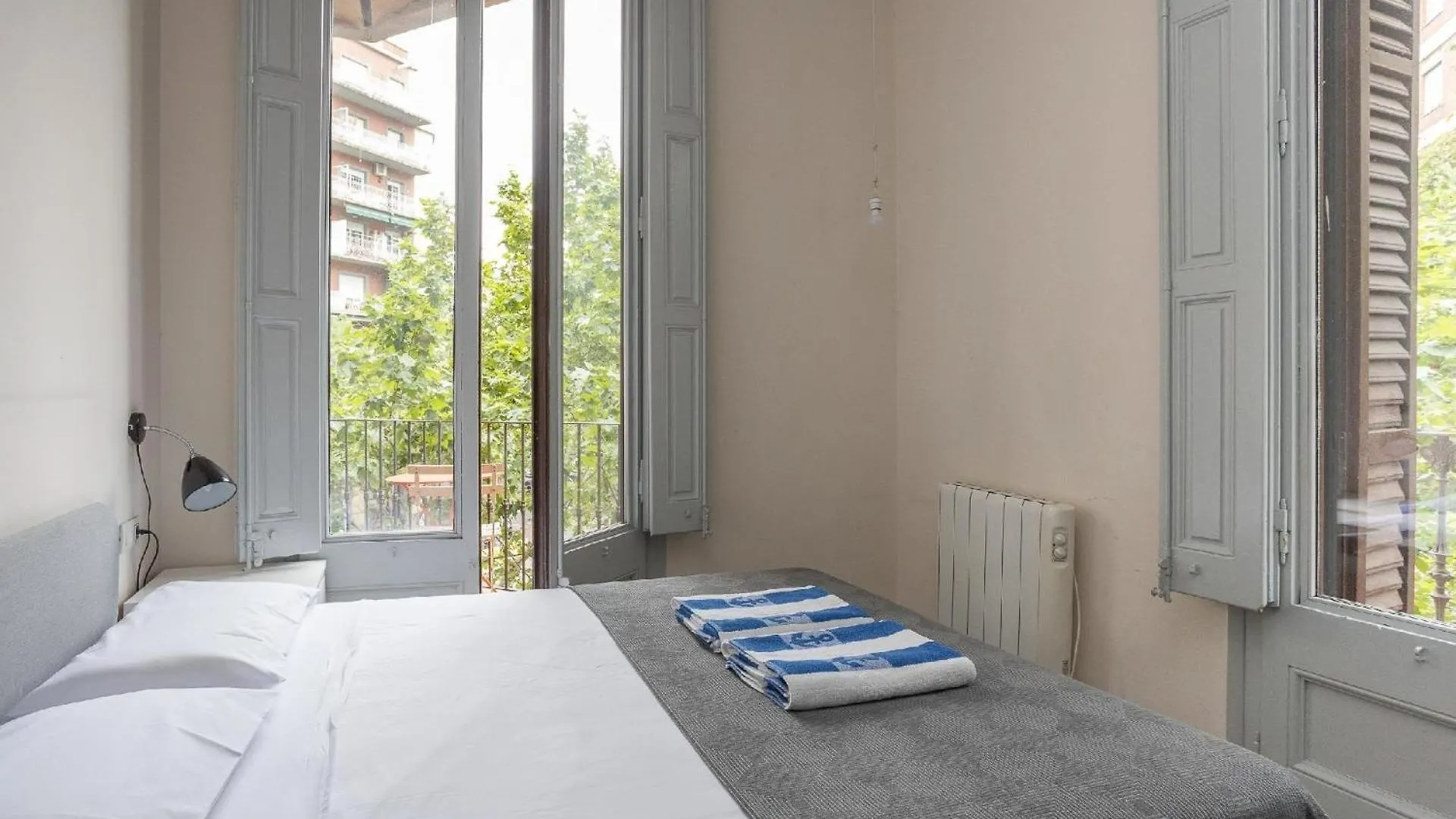 Ferienwohnung Fuer 9 Personen Ca 120 Qm In Barcelona-Eixample, Costa Brava Costa Del Maresme Barcelona