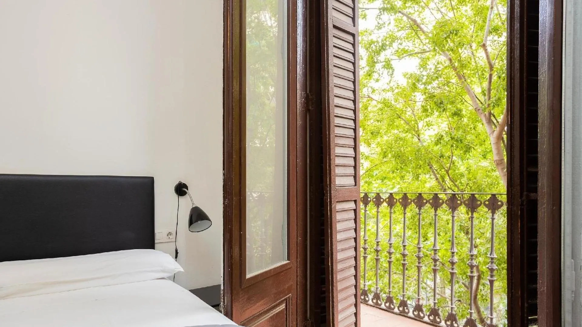 Ferienwohnung Fuer 9 Personen Ca 120 Qm In Barcelona-Eixample, Costa Brava Costa Del Maresme 0*, Barcelona Spain